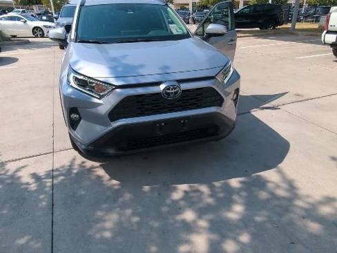 Used 2021 Toyota RAV4 XLE Premium AWD/4WD image 16
