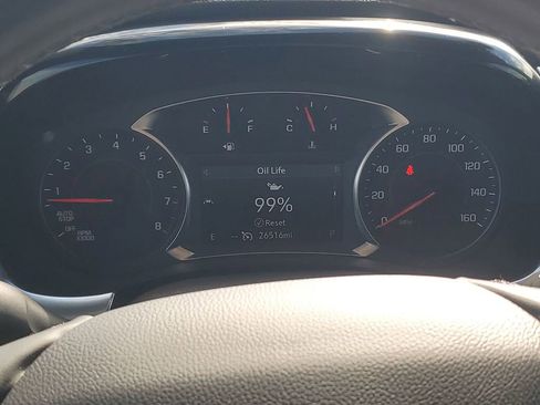 Used 2023 Chevrolet Traverse LT image 36