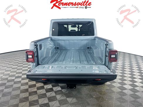 New 2026 Jeep Gladiator Mojave w/ Technology Group image 16