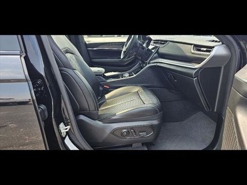 Used 2024 Jeep Grand Cherokee L Limited w/ Luxury Tech Group II image 10
