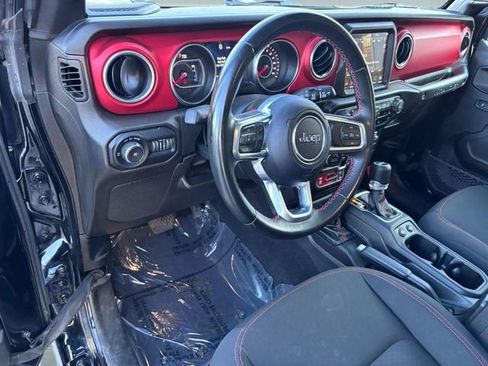 Used 2022 Jeep Wrangler Unlimited Rubicon w/ LED Lighting Group AWD/4WD image 9