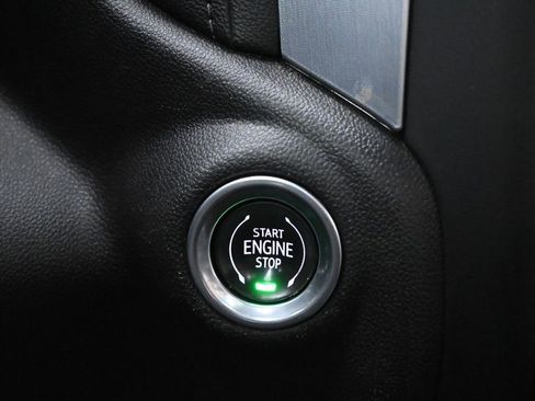 Used 2021 GMC Sierra 1500 Elevation w/ Preferred Package image 32