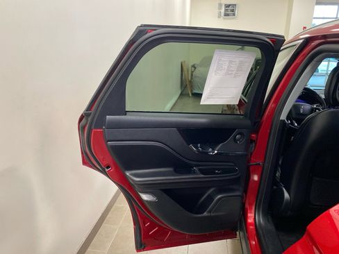 Used 2021 Lincoln Corsair Reserve w/ Equipment Group 201A image 8