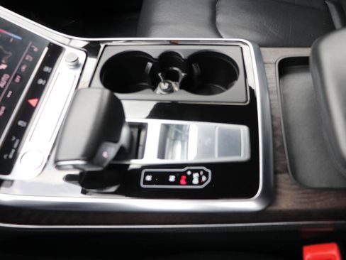 Used 2019 Audi Q8 Prestige image 52