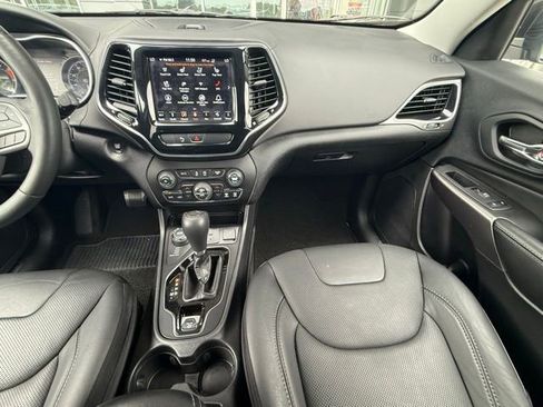 Used 2019 Jeep Cherokee Overland AWD/4WD image 23