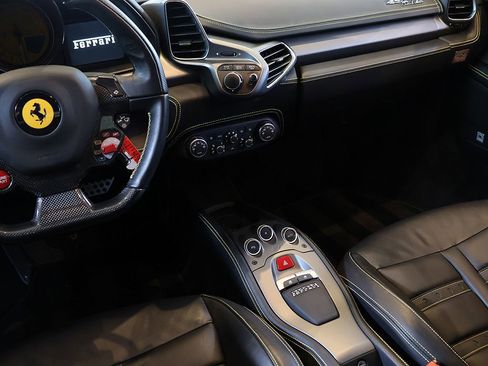 Used 2011 Ferrari 458 Italia Coupe RWD image 88