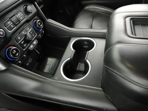 Used 2021 Chevrolet Tahoe LT w/ LT Signature Package image 16