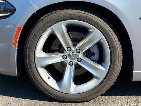 Used 2016 Dodge Charger R/T RWD image 9
