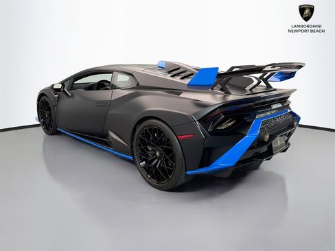 Used 2024 Lamborghini Huracan STO RWD image 5