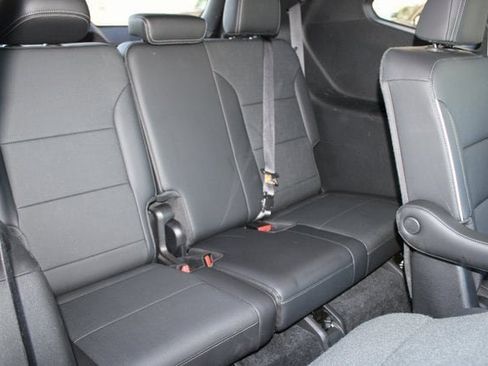 Used 2025 Buick Enclave Preferred image 19