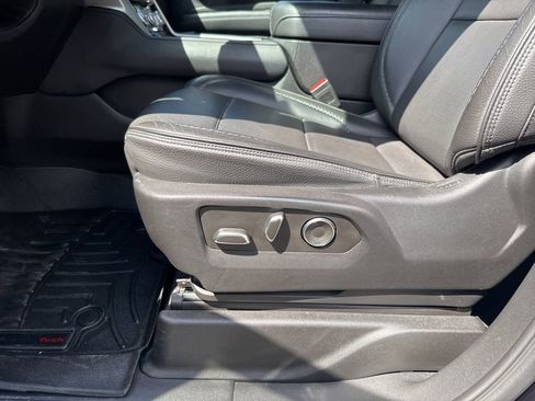 Used 2023 GMC Yukon XL Denali w/ Advanced Technology Package AWD/4WD image 15