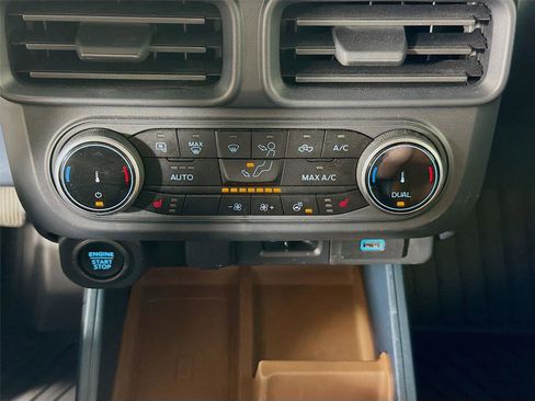 Used 2024 Ford Maverick Lariat image 17