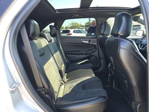 Used 2022 Ford Edge ST w/ Equipment Group 401A image 17