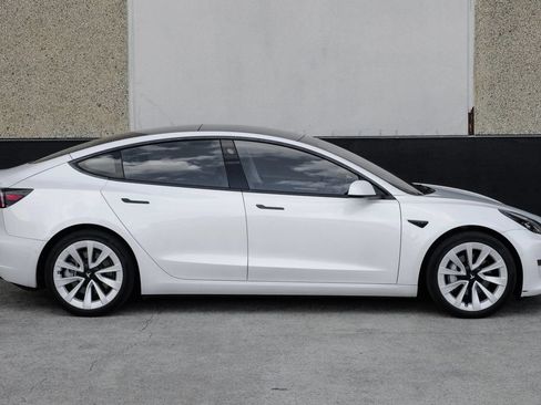 Used 2022 Tesla Model 3 Long Range AWD/4WD image 9
