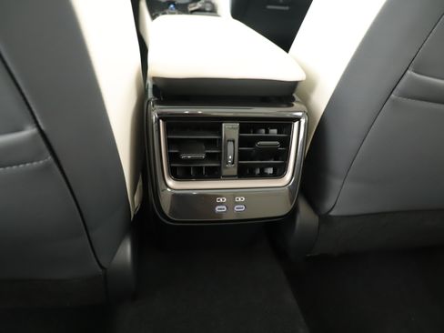 Used 2024 Toyota Crown Limited image 25