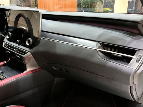 Used 2024 Lexus RX 500h F Sport image 17