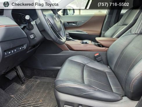 Used 2021 Toyota Venza Limited w/ Carpet Mat Package (TMS) AWD/4WD image 8