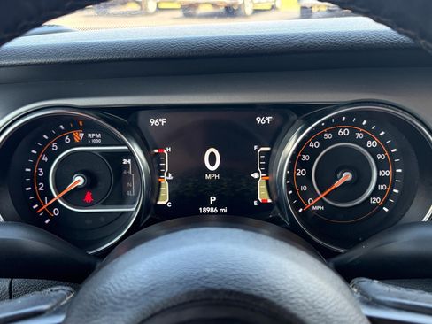 Used 2021 Jeep Gladiator Sport AWD/4WD image 23
