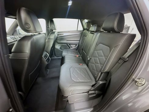 Used 2024 Volkswagen Atlas Cross Sport SE image 26