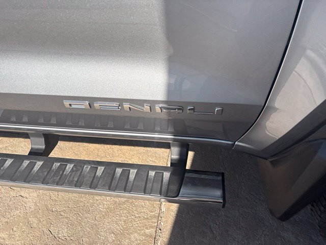 Used 2025 GMC Canyon Denali AWD/4WD image 10