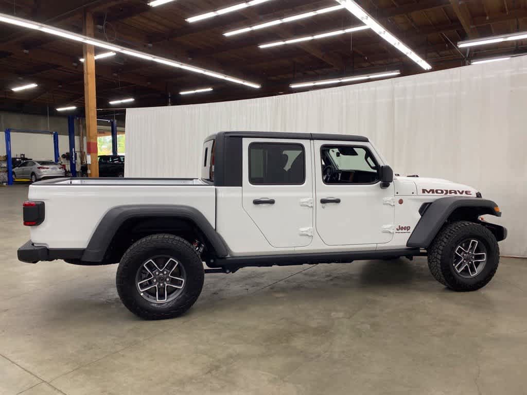 Used 2026 Jeep Gladiator Mojave AWD/4WD image 7