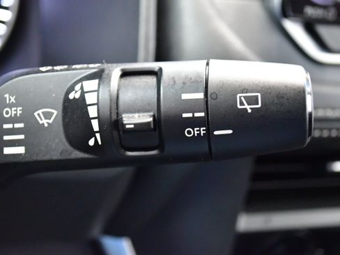Used 2023 Nissan Rogue SV AWD/4WD image 20