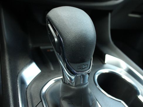 Used 2023 Chevrolet Traverse LT FWD image 46