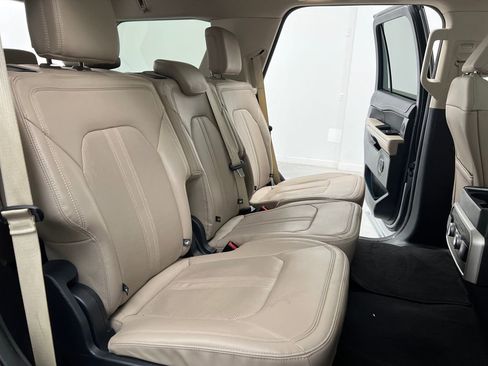 Used 2024 Ford Expedition Limited image 18
