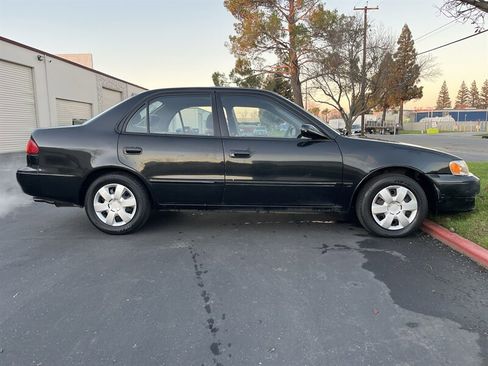Used 2001 Toyota Corolla LE image 15