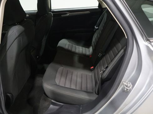 Used 2020 Ford Fusion SE image 7