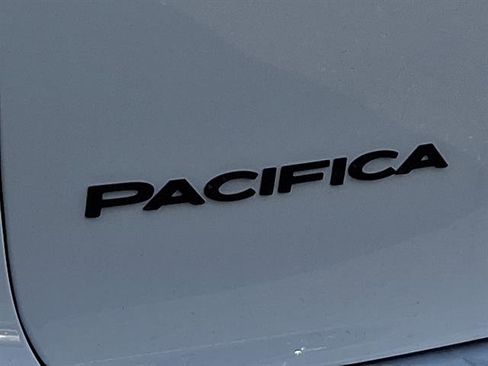 New 2026 Chrysler Pacifica Select image 22