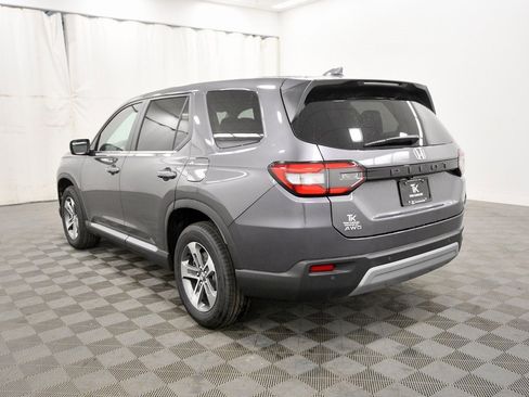 New 2025 Honda Pilot EX-L image 5