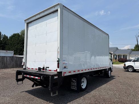 Used 2021 Isuzu NPR RWD image 5