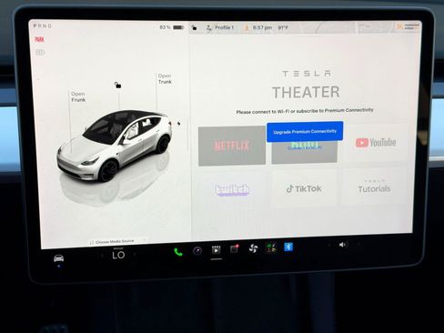Used 2023 Tesla Model Y Performance AWD/4WD image 27