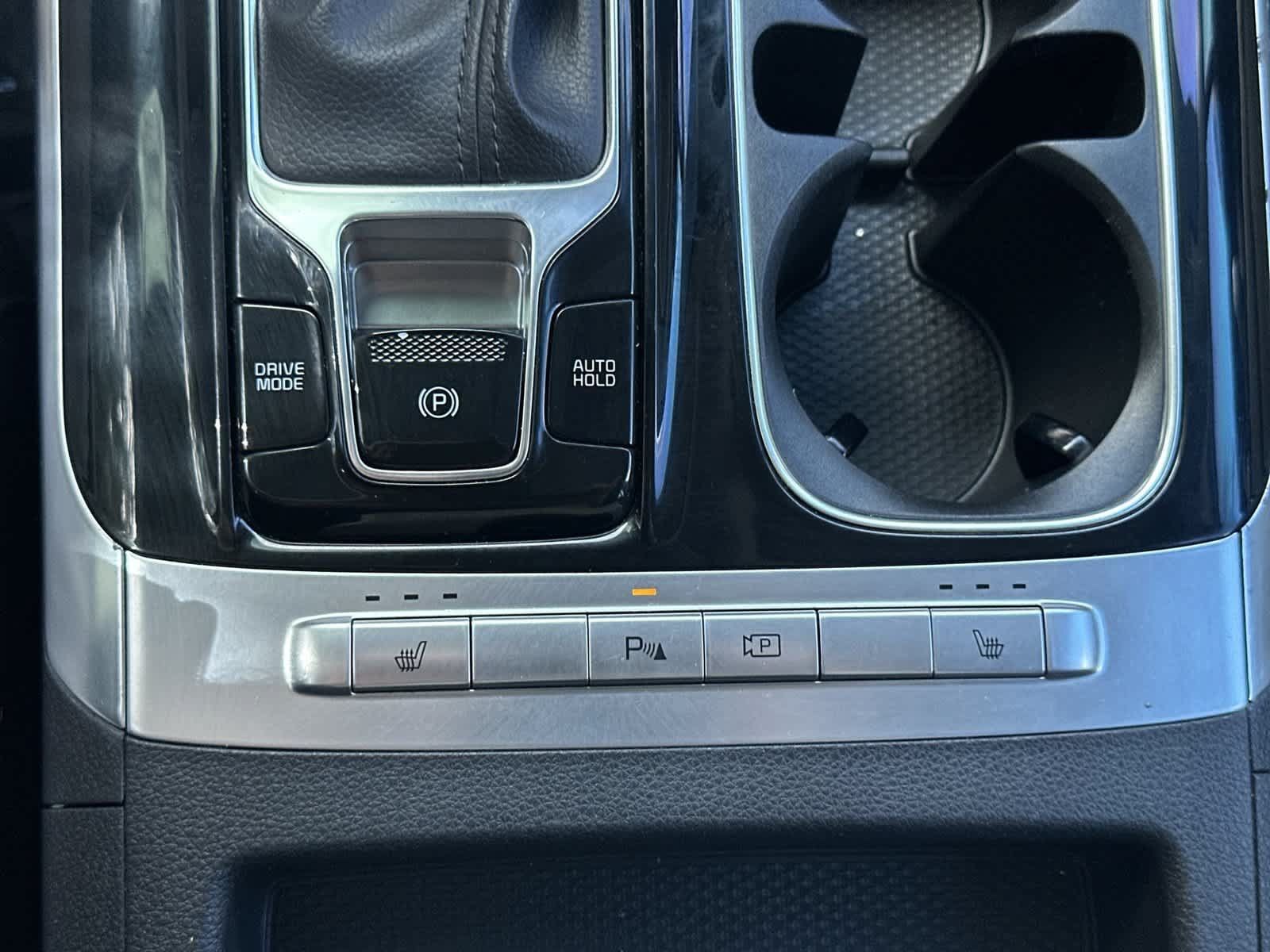Used 2024 Kia Carnival EX FWD image 24