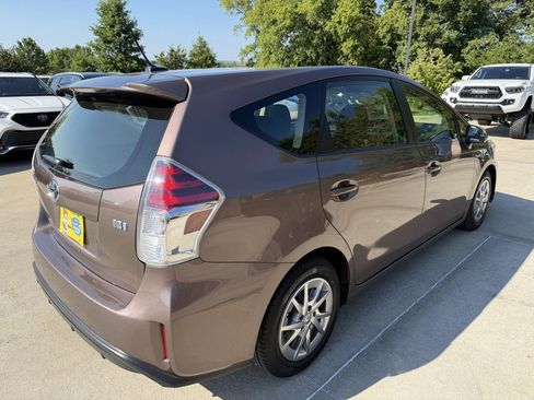 Used 2015 Toyota Prius V Three FWD image 5