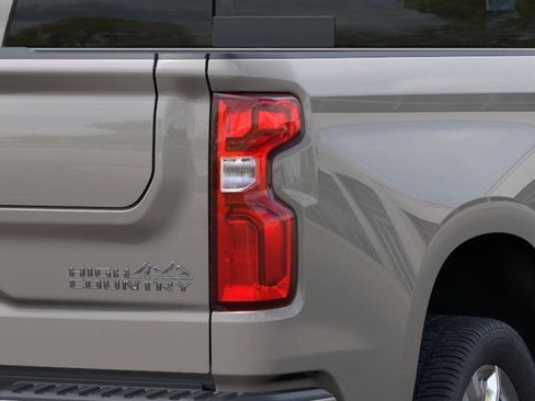 New 2026 Chevrolet Silverado 1500 High Country w/ High Country Premium Package AWD/4WD image 11