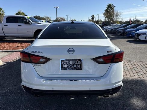 Certified 2023 Nissan Altima 2.5 SR image 5
