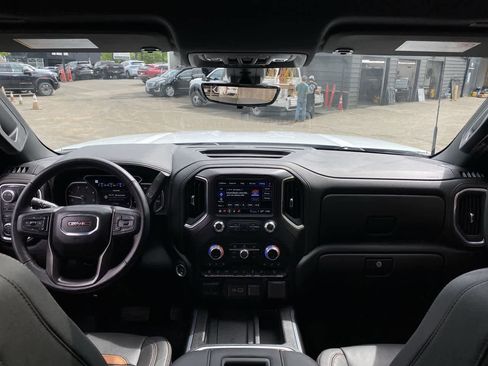 Used 2021 GMC Sierra 2500 AT4 w/ AT4 Premium Plus Package AWD/4WD image 12