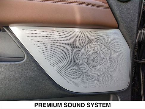 Used 2024 Lincoln Navigator Reserve image 12