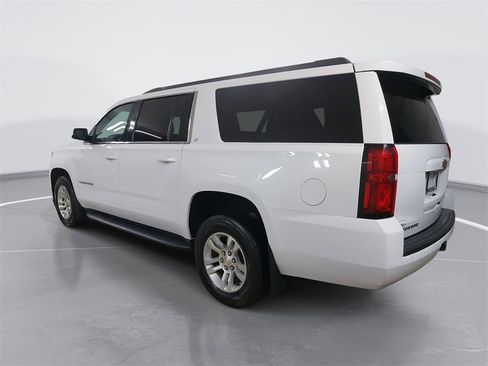 Used 2018 Chevrolet Suburban LT image 6