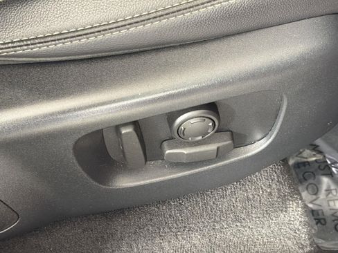 Used 2020 Land Rover Range Rover Velar R-Dynamic S image 34