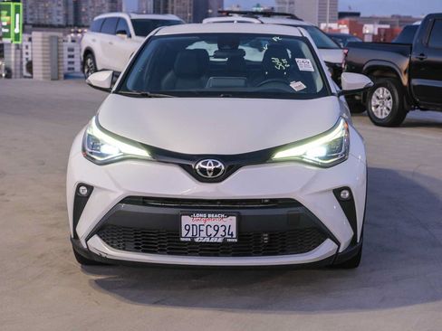 Used 2022 Toyota C-HR Limited FWD image 2