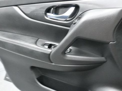 Used 2017 Nissan Rogue SV w/ SV Premium Package AWD/4WD image 21