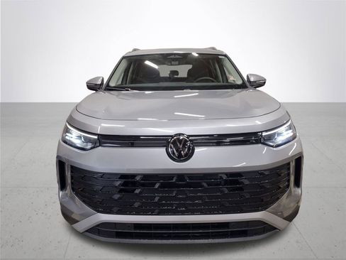 New 2026 Volkswagen Tiguan SE image 3
