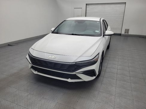 Used 2024 Hyundai Elantra SEL FWD image 15