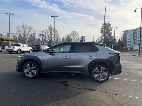 Used 2023 Subaru Solterra Touring image 2