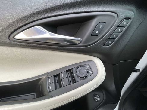 Used 2023 Buick Encore GX Essence w/ Experience Buick Package image 22