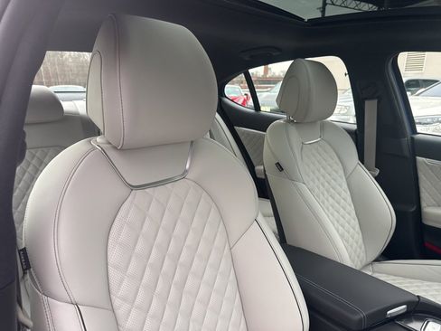 Used 2025 Genesis G70 3.3T Advanced w/ Sport Prestige Package image 25