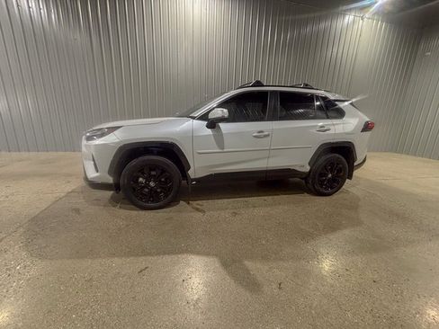 Used 2023 Toyota RAV4 SE image 2